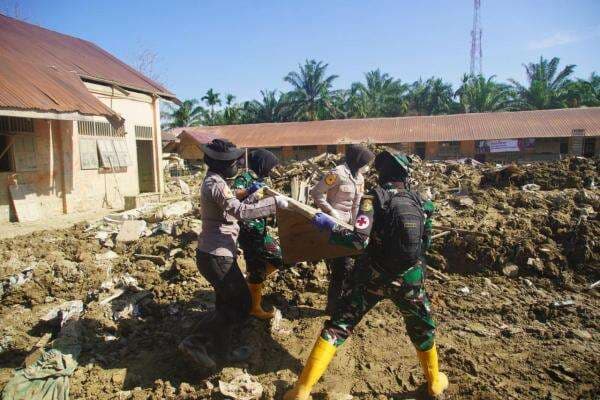 Polri Terjunkan 283 Taruna Akpol Bantu Pemulihan Pascabanjir Aceh Tamiang