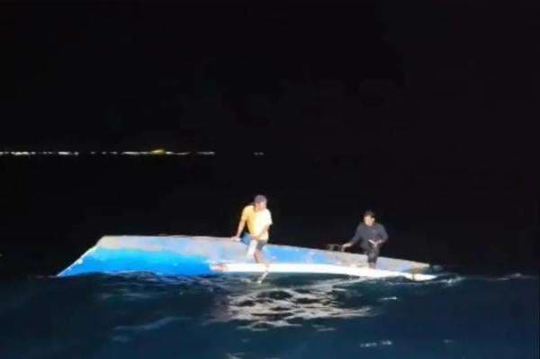 Perahu Terbalik Dihantam Ombak, 2 Nelayan Kolaka Utara Diselamatkan Polisi