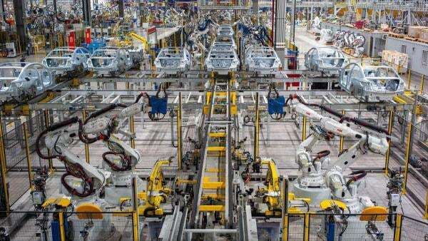 Pemerintah Indonesia Perkuat Ekosistem EV lewat Investasi VinFast Rp3,8 Triliun Pemerintah Indonesia Perkuat Ekosistem EV lewat Investasi VinFast Rp3,8 Triliun