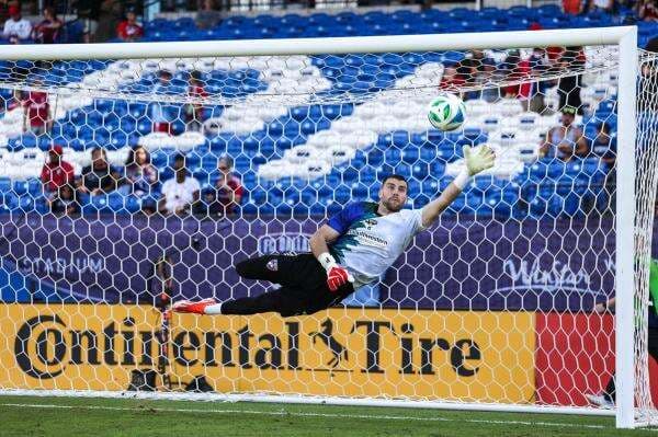 Kesal Terus Dirumorkan ke Persib Bandung, Kiper Timnas Indonesia Maarten Paes: Berita Palsu!