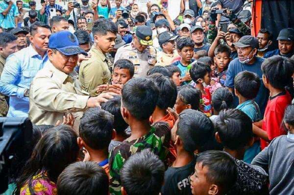 Senangnya Anak-anak di Aceh Tamiang Bertemu Prabowo: Terima Kasih Pak Presiden