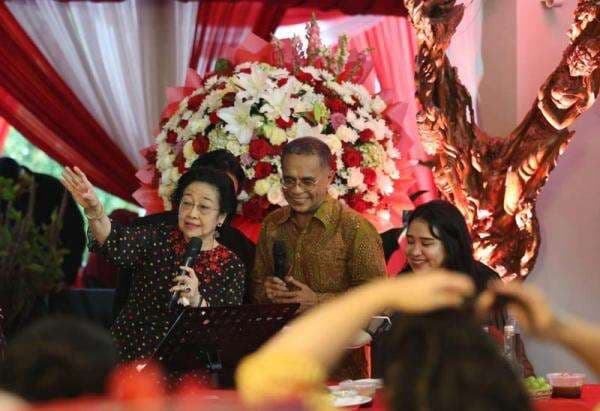 Momen Megawati Nyanyi di Hari Ulang Tahu saat Rayakan Bersama Keluarga dan Sahabat