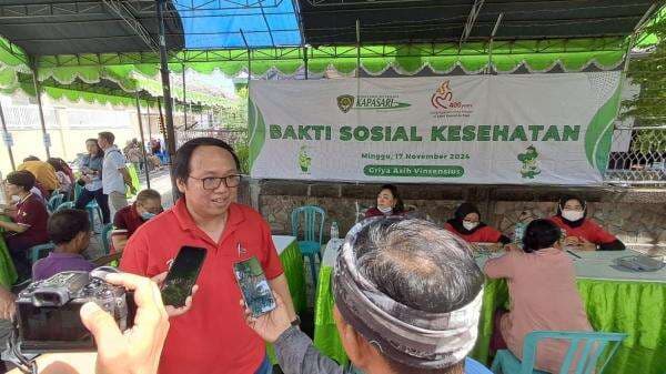 Peringatan Hari Orang Miskin Sedunia Ke-VIII, RS Adi Husada Bagikan Sembako dan Cek Kesehatan