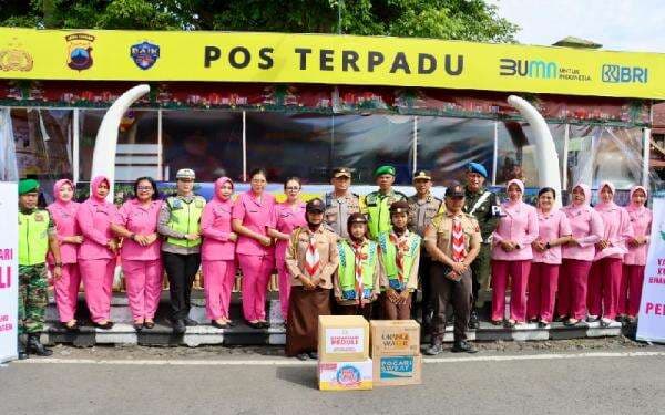 Bakti Sosial dan Dukungan Moril di Pos Terpadu Alun-Alun Sragen