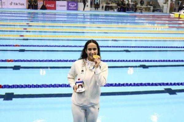 Atlet Cantik Masniari Wolf, Ratu Renang Indonesia Peraih Hattrick Emas di SEA Games 2025