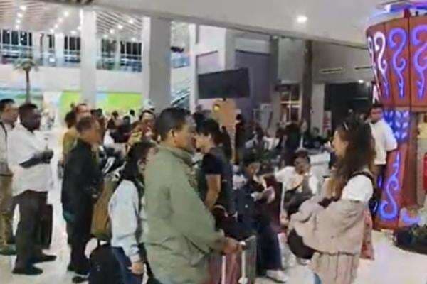 Ratusan Penumpang Super Air Jet Telantar 18 Jam di Bandara Sorong, Ini Penyebabnya