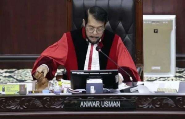 Sering Absen Sidang, Hakim MK Anwar Usman Dapat Peringatan dari MKMK