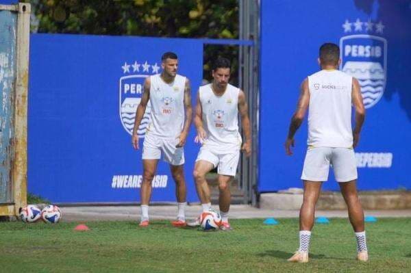 Persib Tak Boleh Lengah di Manahan, Efek Pelatih Baru Bikin Persis Solo Lebih Berbahaya