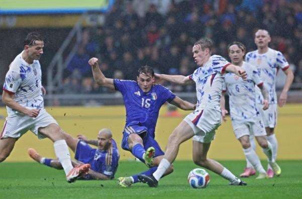 Italia Gagal Lolos Langsung ke Piala Dunia 2026, Gattuso Disemprot Suporter! Italia Gagal Lolos Langsung ke Piala Dunia 2026, Gattuso Disemprot Suporter!