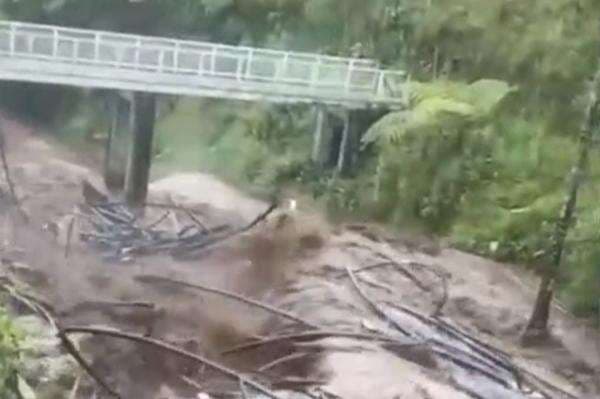 Detik-Detik Banjir Bandang Terjang Wisata Guci Tegal, BNPB Belum Terima Laporan Korban