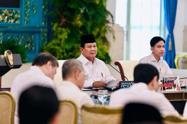 Prabowo Minta Tindak Tegas soal Laporan Oknum TNI-Polri Terlibat Tambang Ilegal hingga Penyelundupan Prabowo Minta Tindak Tegas soal Laporan Oknum TNI-Polri Terlibat Tambang Ilegal hingga Penyelundupan