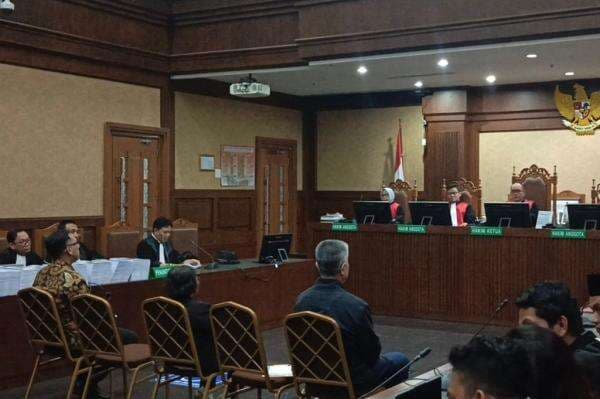 Kasus Kredit LPEI, 3 Petinggi Petro Energi Dituntut 6 hingga 11 Tahun Penjara Kasus Kredit LPEI, 3 Petinggi Petro Energi Dituntut 6 hingga 11 Tahun Penjara