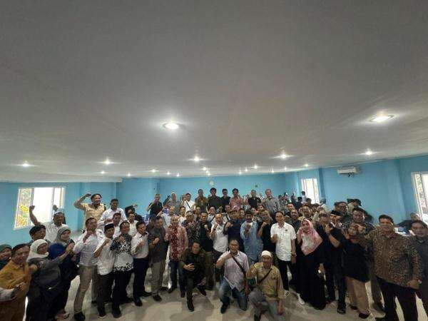 20 Ketua PWI Kabupaten/Kota Sepakat Tolak Plt, Dukung Hilman Hidayat sebagai Ketua PWI Jabar 20 Ketua PWI Kabupaten/Kota Sepakat Tolak Plt, Dukung Hilman Hidayat sebagai Ketua PWI Jabar