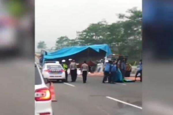 Detik-Detik Kecelakaan Beruntun 4 Kendaraan di Tol Cisumdawu Tewaskan 3 Orang