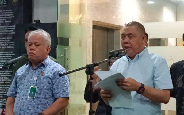 Jadi Tersangka Dugaan Suap Putusan Lepas CPO, Tiga Hakim Diduga Terima Rp22 Miliar Jadi Tersangka Dugaan Suap Putusan Lepas CPO, Tiga Hakim Diduga Terima Rp22 Miliar