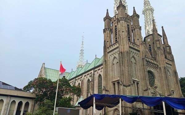 Lonceng Gereja Katedral Jakarta Berdentang Empat Menit, Simbol Kedukaan Berpulangnya Paus Fransiskus Lonceng Gereja Katedral Jakarta Berdentang Empat Menit, Simbol Kedukaan Berpulangnya Paus Fransiskus
