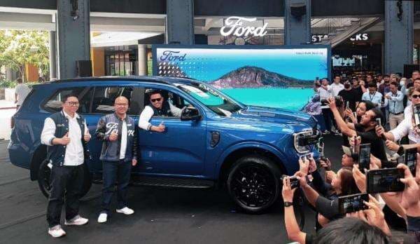 Ford Everest Sport Terbaru Mengaspal di Indonesia, Intip Spesifikasi dan Harganya Ford Everest Sport Terbaru Mengaspal di Indonesia, Intip Spesifikasi dan Harganya