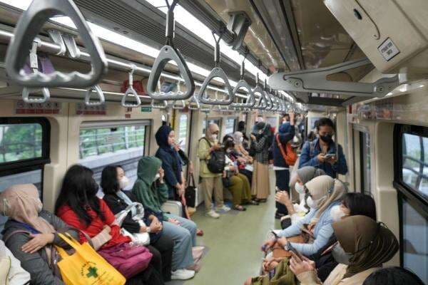 Penumpang LRT Jabodebek Melonjak Jelang Lebaran, Tertinggi di Stasiun Dukuh Atas BNI Penumpang LRT Jabodebek Melonjak Jelang Lebaran, Tertinggi di Stasiun Dukuh Atas BNI