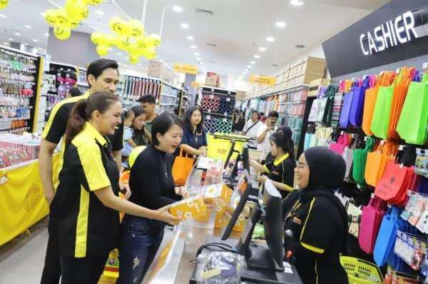 Tren Rohana dan Rojali, Emiten Ritel Mana Paling Tahan Banting?