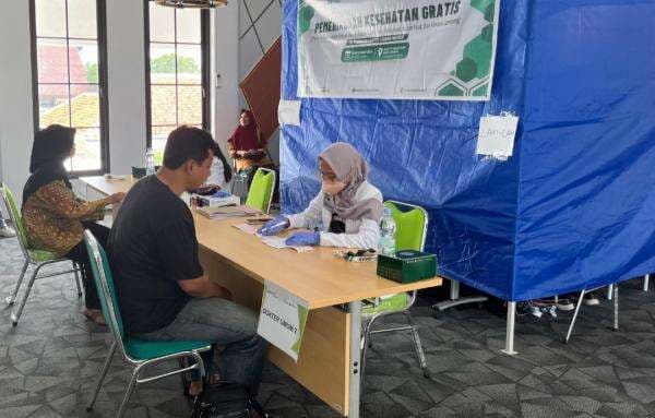 Pegadaian Madiun Gratiskan Pemeriksaan Kesehatan, Ratusan Warga Senang