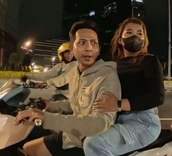 Viral Pemotor Merokok saat Berkendara, Ngamuk saat Ditegur Viral Pemotor Merokok saat Berkendara, Ngamuk saat Ditegur