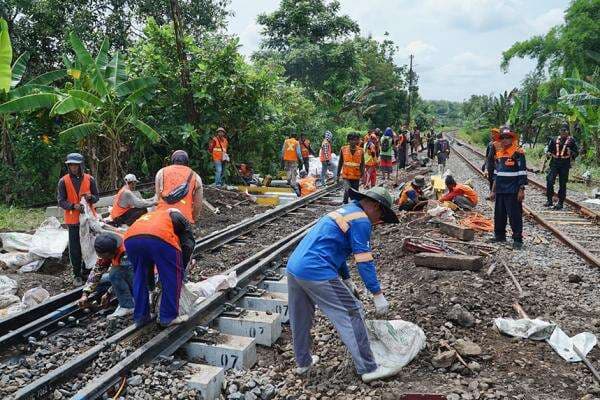 Sambut Nataru, Daop 4 Semarang Lakukan Penggantian Rel Sepanjang 106.875 Meter dan 19 Wesel