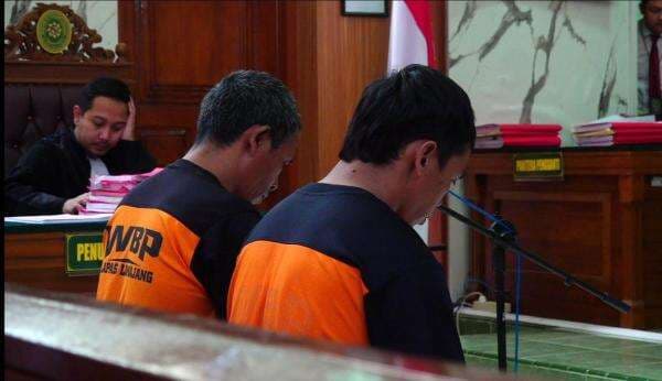 Tiga Terdakwa Kasus Ladang Ganja di Taman Nasional Bromo Tengger Semeru Divonis 20 Tahun Penjara Tiga Terdakwa Kasus Ladang Ganja di Taman Nasional Bromo Tengger Semeru Divonis 20 Tahun Penjara