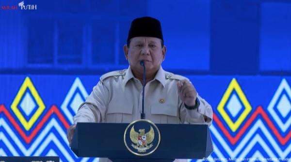 Prabowo: Jangan Malu Orangtuamu Buruh-Pemulung, Cium Kakinya