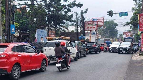 Arus Kendaraan Menuju Lokasi Wisata di Jabar Meningkat saat Libur Nataru