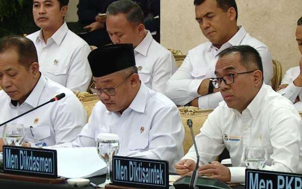 16.500 Guru Terdampak Bencana di Sumatera Akan Dapat Tunjangan Rp2 Juta 16.500 Guru Terdampak Bencana di Sumatera Akan Dapat Tunjangan Rp2 Juta