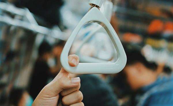 KA Feeder dan Lokal Segera Jadi Kereta Listrik