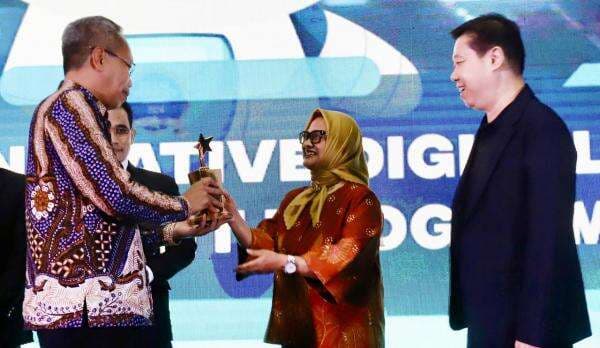 Program Inovatif XL Axiata Sabet 4 Penghargaan Stellar Workplace