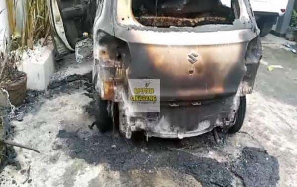 Teror! Mobil Kepala Desa di Cibarusah Bekasi Dibakar Orang Tak Dikenal