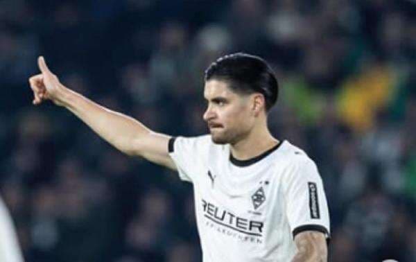 Kevin Diks Diminta Fokus saat Borussia Monchengladbach vs Wolfsburg