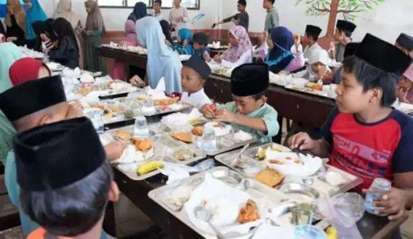 Program Makan Bergizi Gratis di Pesantren Libatkan 1.500 Dapur