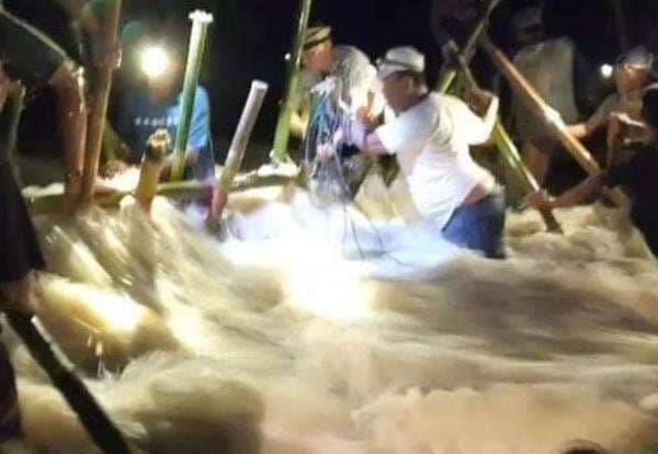 Tanggul Sungai Citarum Jebol di Muaragembong Bekasi, Permukiman Warga Terendam