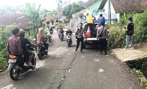Kecelakaan Maut Motor Tabrak Pohon, Suami Istri dan Keponakan Tewas di Tempat Kecelakaan Maut Motor Tabrak Pohon, Suami Istri dan Keponakan Tewas di Tempat