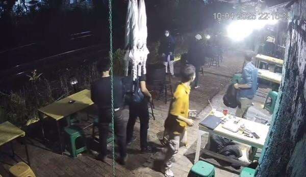 Gempa Magnitudo 4,1 Guncang Bogor, Sejumlah Rumah Rusak dan Warga Panik Gempa Magnitudo 4,1 Guncang Bogor, Sejumlah Rumah Rusak dan Warga Panik