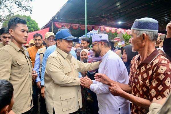 Kunjungi Posko Pengungsian di Bener Meriah, Prabowo : Jangan Khawatir, Bapak Ibu Tidak Sendiri