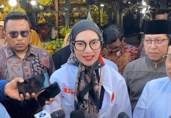 Temani Suswono Blusukan ke Pasar Serdang, Angkie Yudistia: Program Paslon RIDO Mendukung UMKM