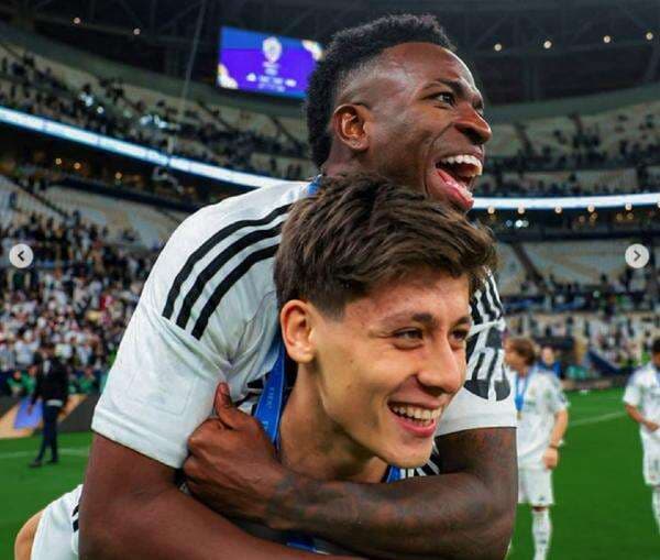 4 Pemain Top Real Madrid 2024-2025 yang Memeluk Agama Islam dan Taat Beribadah, Nomor 1 Punya Selebrasi Ikonik! 4 Pemain Top Real Madrid 2024-2025 yang Memeluk Agama Islam dan Taat Beribadah, Nomor 1 Punya Selebrasi Ikonik!