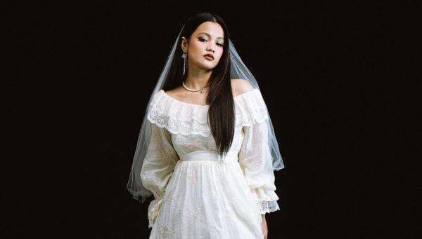 Berbunga-bunga Sendiri, Curhat Aruma tentang Perhatian yang Tak Dihargai Berbunga-bunga Sendiri, Curhat Aruma tentang Perhatian yang Tak Dihargai