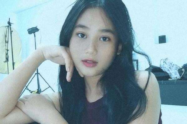 5 Berita Populer: Aura Cinta Ternyata Bintang Iklan Pinjol hingga Apakah Jokowi Pernah Ikut Reuni UGM? 5 Berita Populer: Aura Cinta Ternyata Bintang Iklan Pinjol hingga Apakah Jokowi Pernah Ikut Reuni UGM?