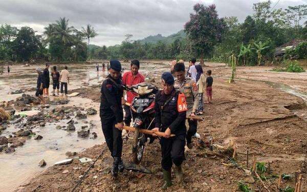 BPBD Jabar: Total 6 Korban Meninggal dan 6 akibat Bencana Banjir dan Longsor di Sukabumi