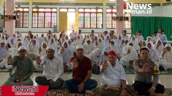 Densus 88 Gandeng Bhabinkamtibmas Edukasi Warga Kuajang Cegah Terorisme Sejak Dini Densus 88 Gandeng Bhabinkamtibmas Edukasi Warga Kuajang Cegah Terorisme Sejak Dini