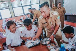 Usai Simulasi, Bupati Aep Nyatakan Siap Jalankan Program Makan Bergizi Gratis Bagi Siswa di Karawang