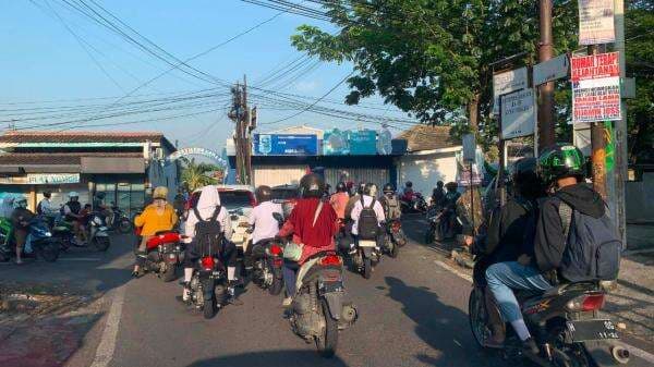 Pentingnya Aturan Lalu Lintas untuk Keamanan dan Ketertiban Jalan Raya