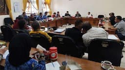 Dugaan Korupsi Proyek Desa Memanas, Warga Dengkek Adukan Kadesnya ke DPRD Pati