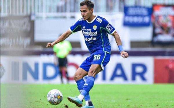 Kejutan! Persib Bandung Lepas Dua Pemain Juara Liga ke Persik Kediri