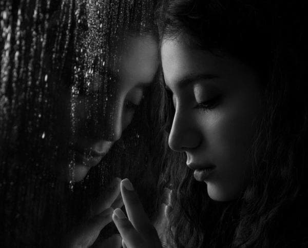 Sering Merasa Sedih dan Malas Saat Hujan? Ternyata Ini Penjelasan Ilmiahnya